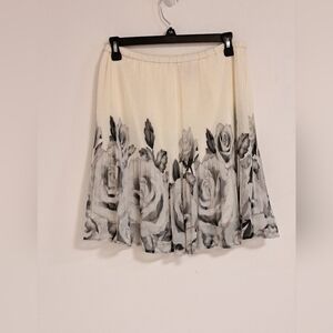 Elle Black and White Rose Pleated Skater Skirt Misses Size XS